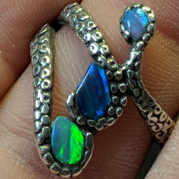 Sterling silver octopus tentacle ring with opal - Picture 1 of 5